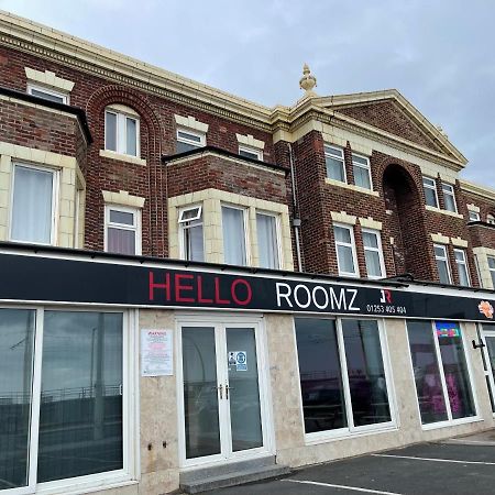 Hello Roomz - Pleasure Beach Blackpool Bagian luar foto